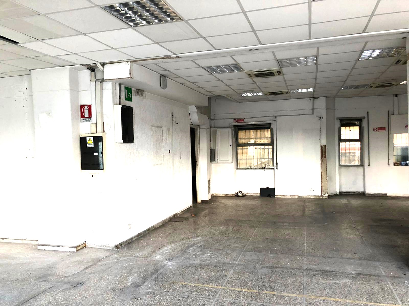 LOCALE COMMERCIALE IN AFFITTO